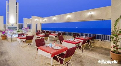 رستوران با چشم انداز دریا هتل ایمبت
